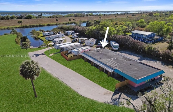 1421 NE Us Highway 441 #10