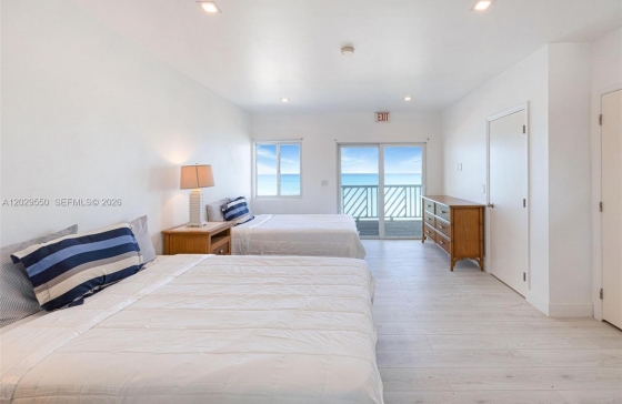 Berry  Berry Island Resort Hotel #