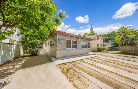 1035 NW 4th St #