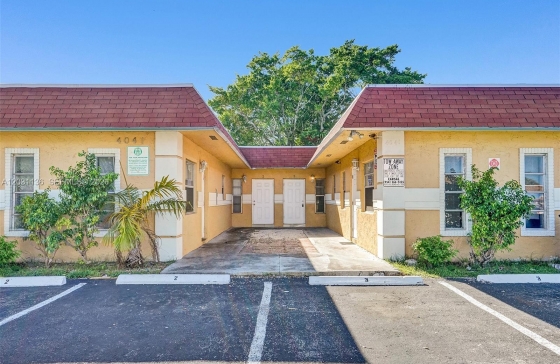 4041 NW 30th Ter #