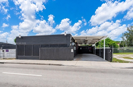 7025 NW 7th Ave #