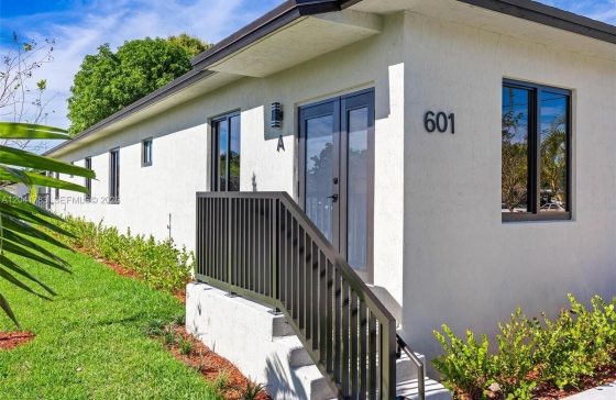 601 NW 3rd Ave #