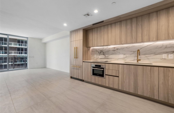 77 SE 5th #1708