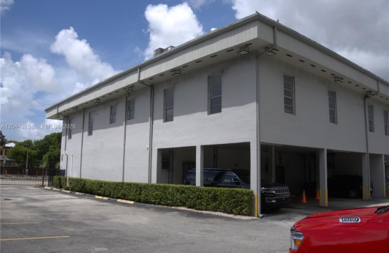 2433 NW 7th St #