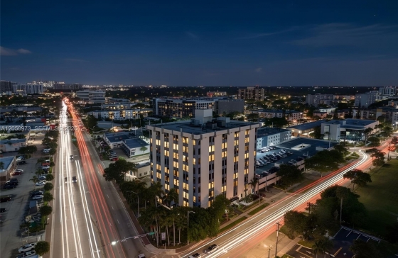 12550  Biscayne Blvd #702