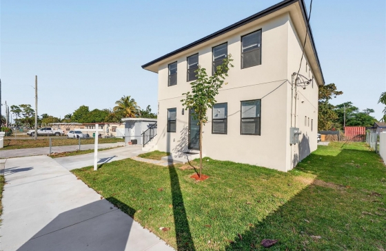 10315 SW 176th St #