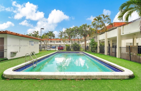 400 NW 65 #