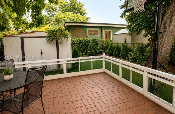 470 NW 52nd Ave #