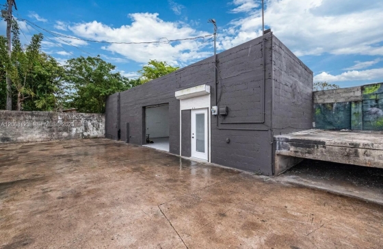 4601 NW 17th Ave #