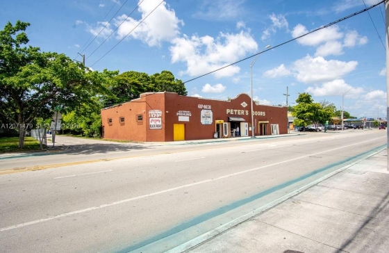 800 NW 36th St #