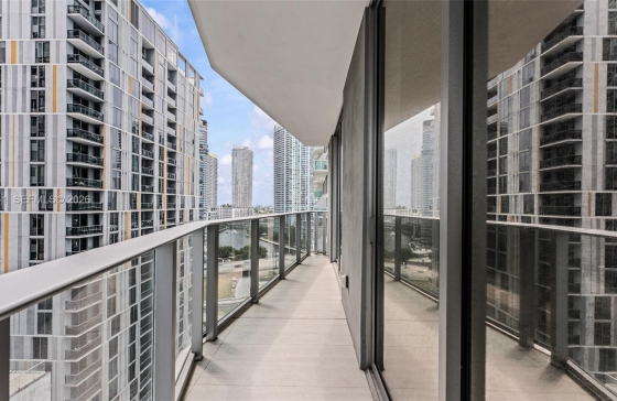 77 SE 5th #1607