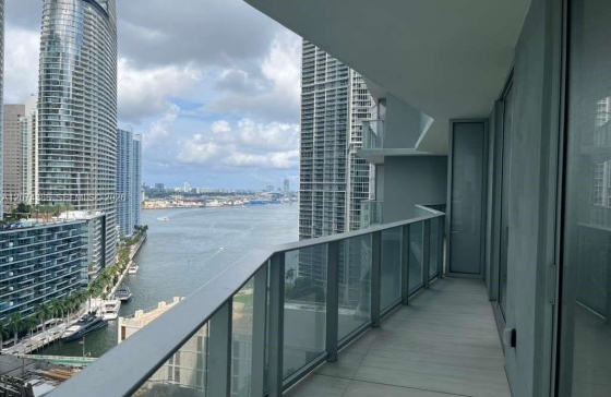 77 SE 5th #2206