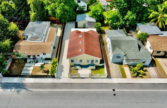 30 NW 50th St #