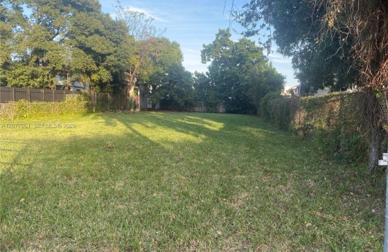 209 NW 17th Pl #