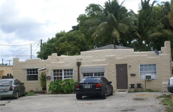 1111 N 22nd Ave #