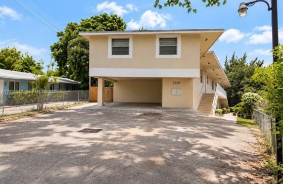 2120 SW 4th St #