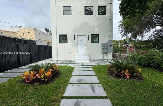 905 SW 13th Ct #