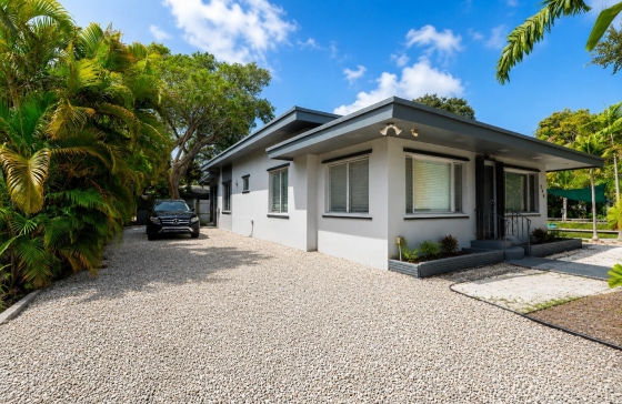 249 SW 14th #1-4