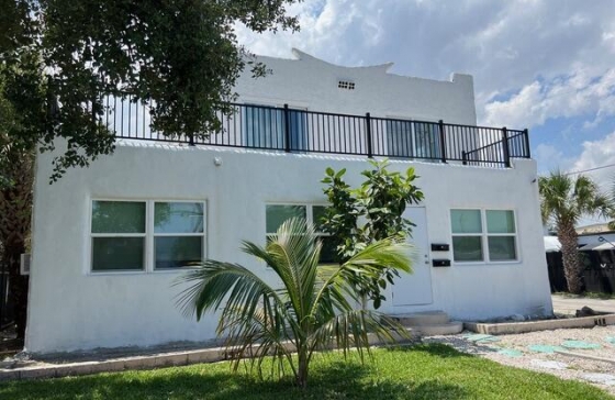 1709  Mercer #