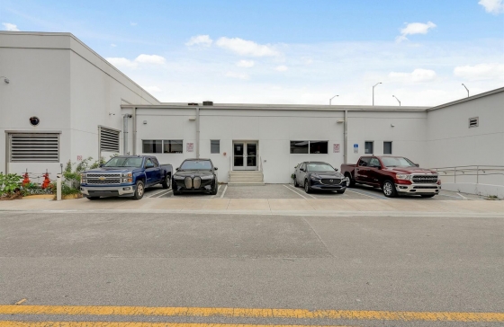 2725  Hillsboro #