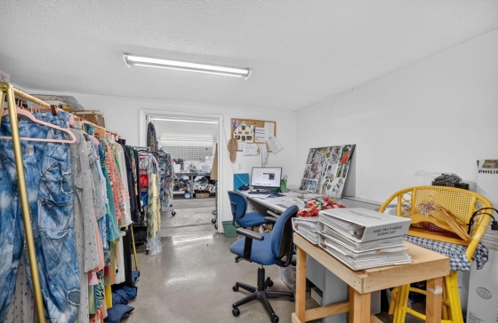 image23