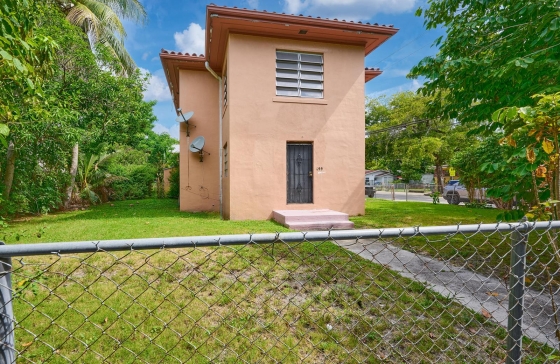499 NE 64th #