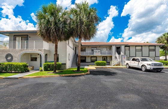10675  Royal Palm #