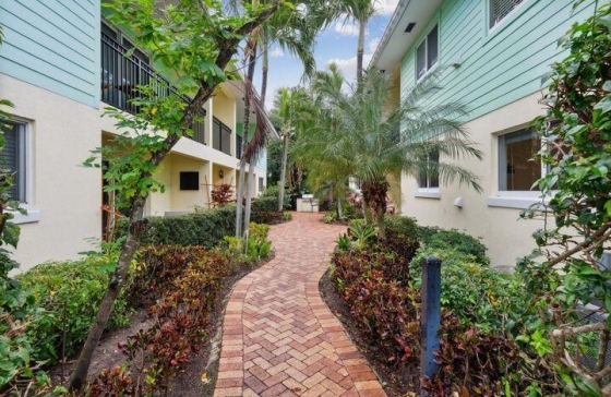 49 SE 7th #