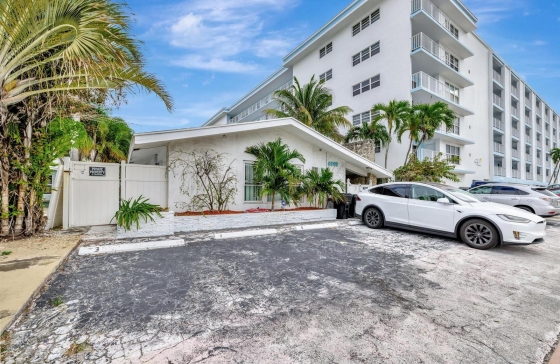 4548 N Ocean #
