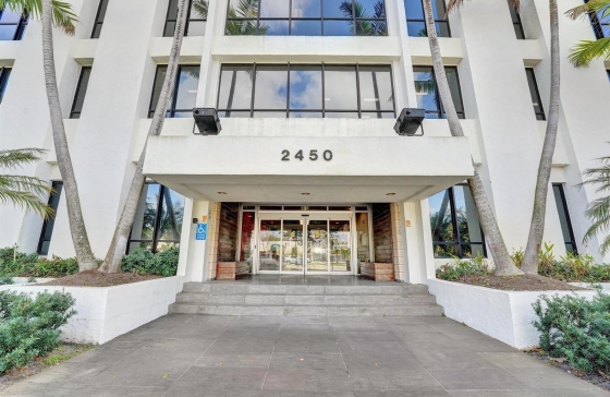 2450  Hollywood #CU700 & 701