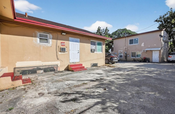 2168 NW 28 #