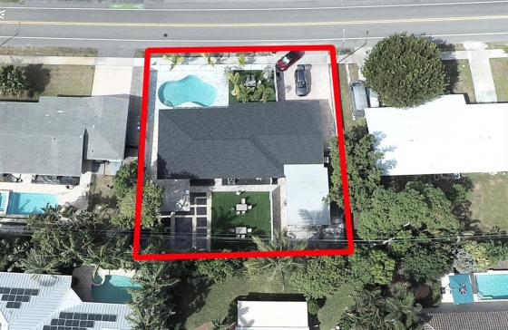2716  Middle River #